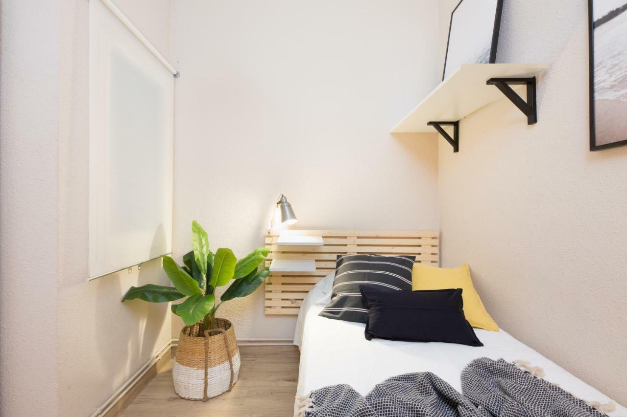 Lodging Sagrada Familia Rossellon Barcelona Exterior foto